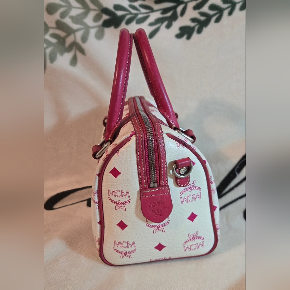 💯 Authentic MCM Boston Handbag (Pink and White) - Picture 4 of 15